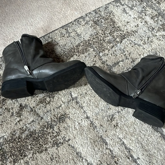 Ladies short boots - Picture 9 of 11